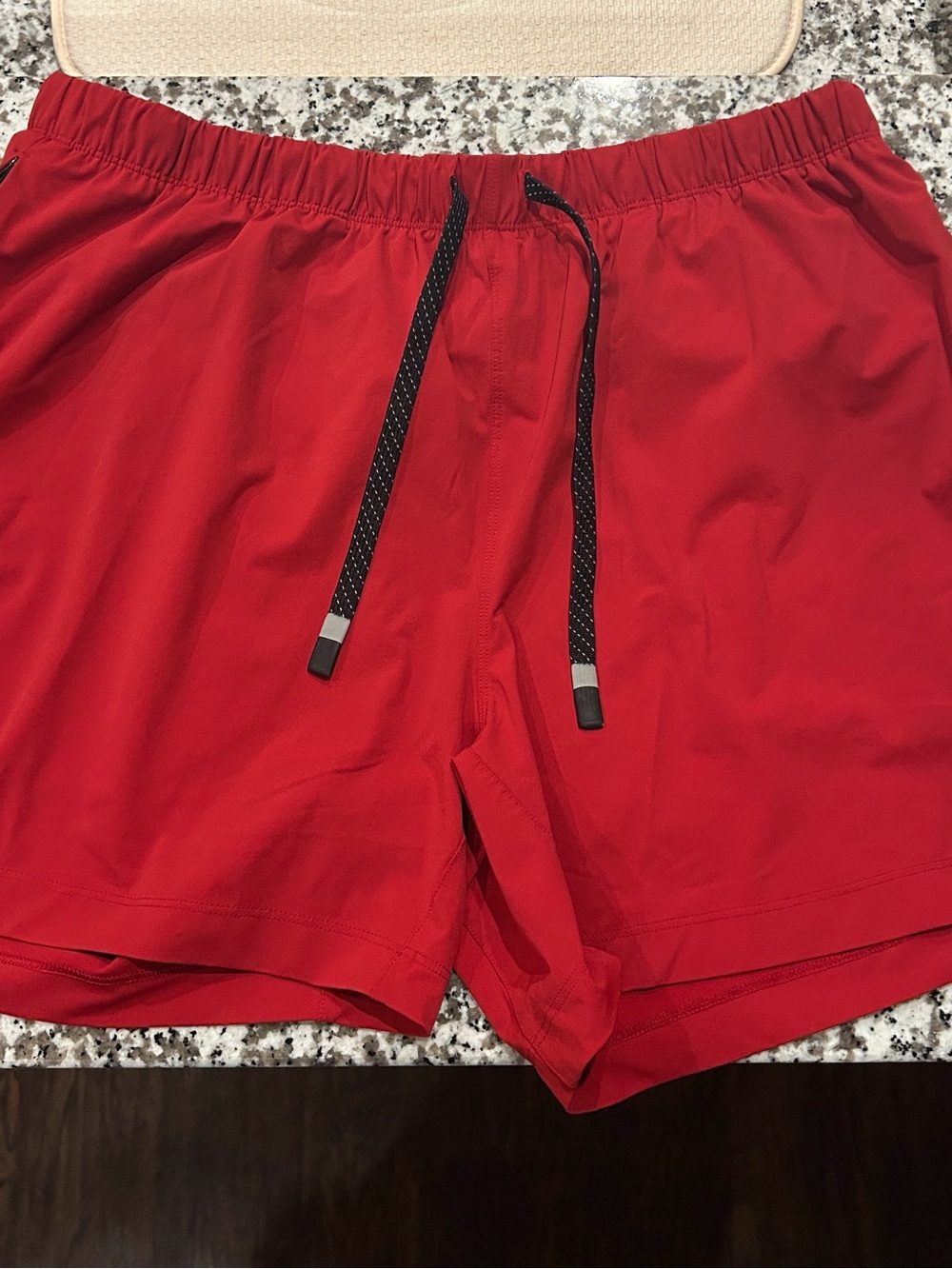 Fabletics The One Short Men's XL Red Holly Berry Athletic 5 inch Inseam Gym2Swim